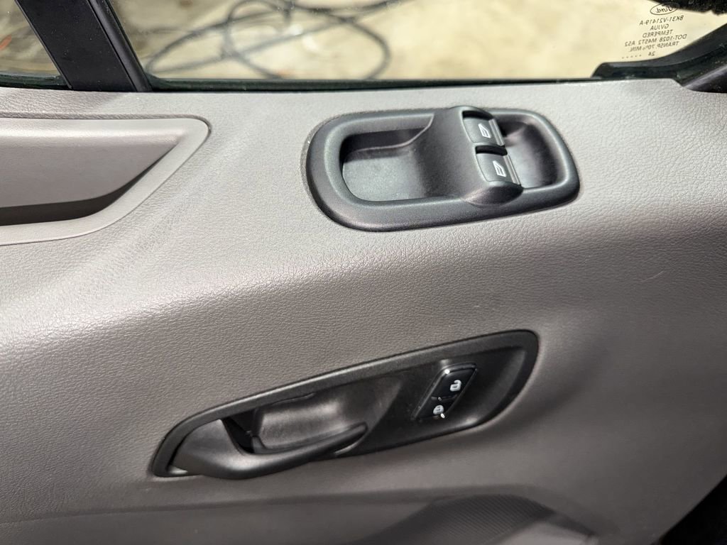 Used 2025 Ford E-Transit 148 High Roof image 15