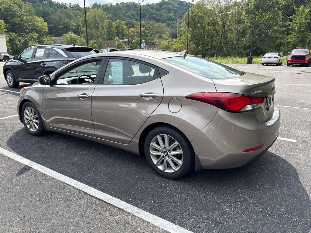 Used 2015 Hyundai Elantra SE w/ Option Group 02 FWD image 3