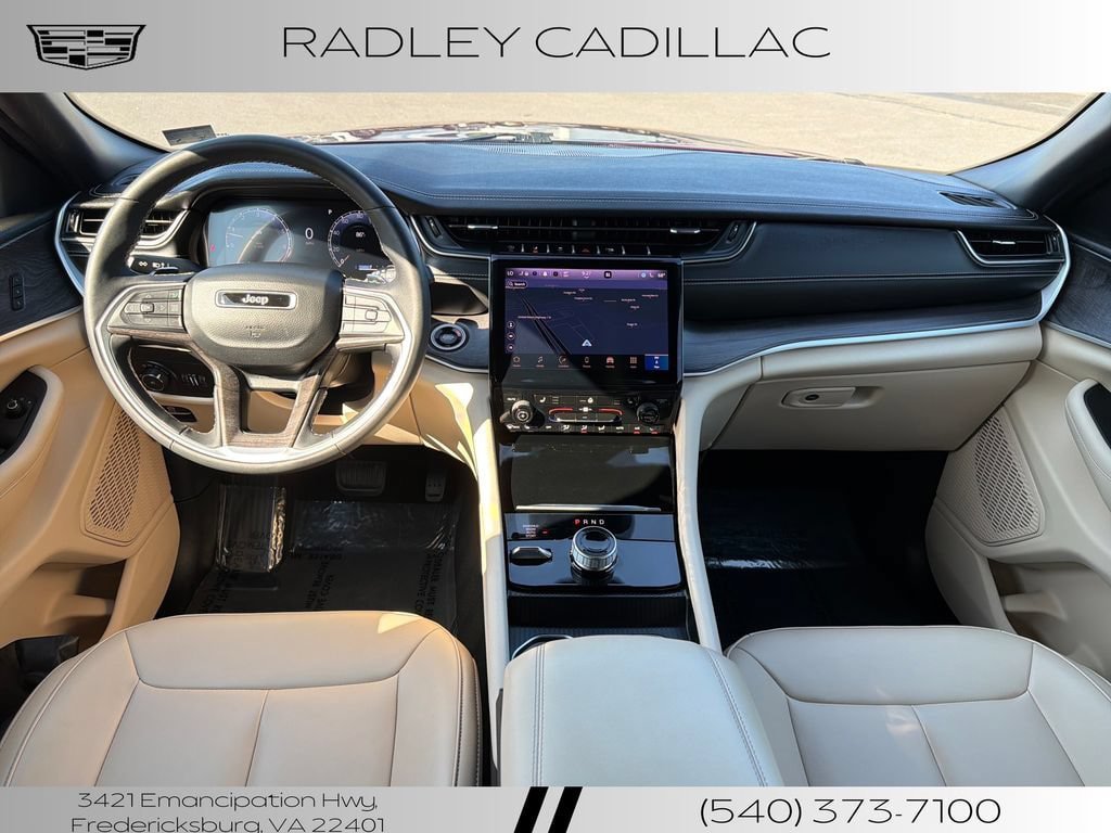 Used 2025 Jeep Grand Cherokee Limited AWD/4WD image 14