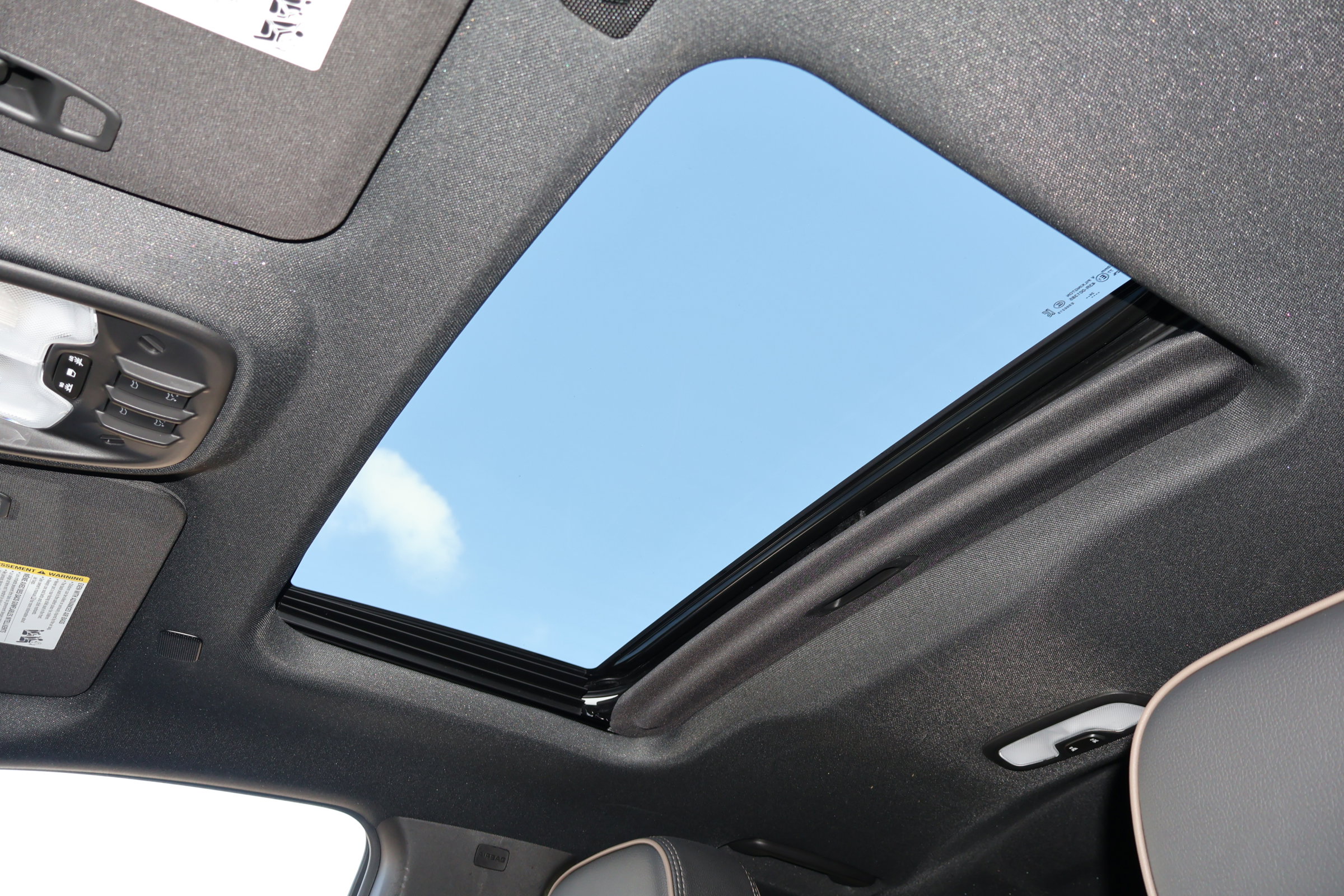 Used 2025 GMC Canyon Denali image 5