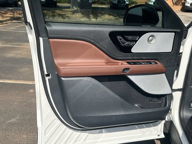 New 2026 Lincoln Aviator Reserve AWD/4WD image 11