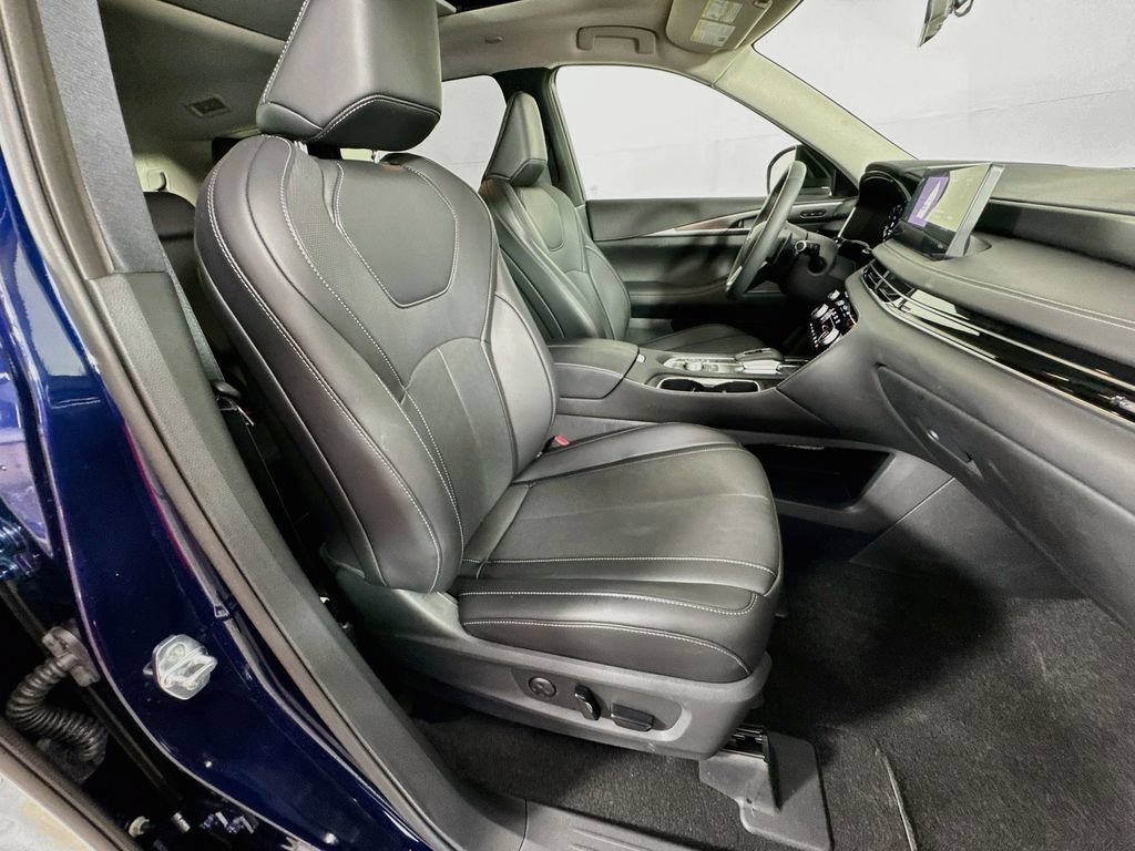 Certified 2026 INFINITI QX60 Pure w/ Cargo Package AWD/4WD image 40