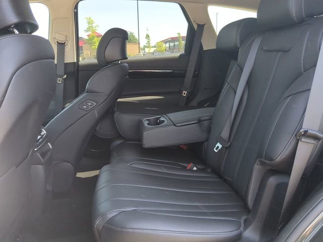 Used 2025 Genesis GV80 2.5T Standard AWD/4WD image 13