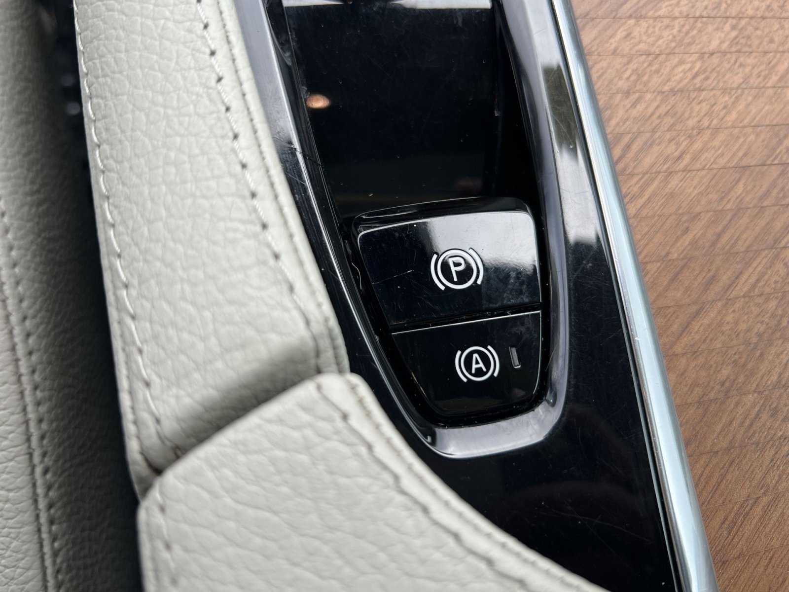 Used 2022 Volvo XC90 T6 Momentum w/ Advanced Package image 30