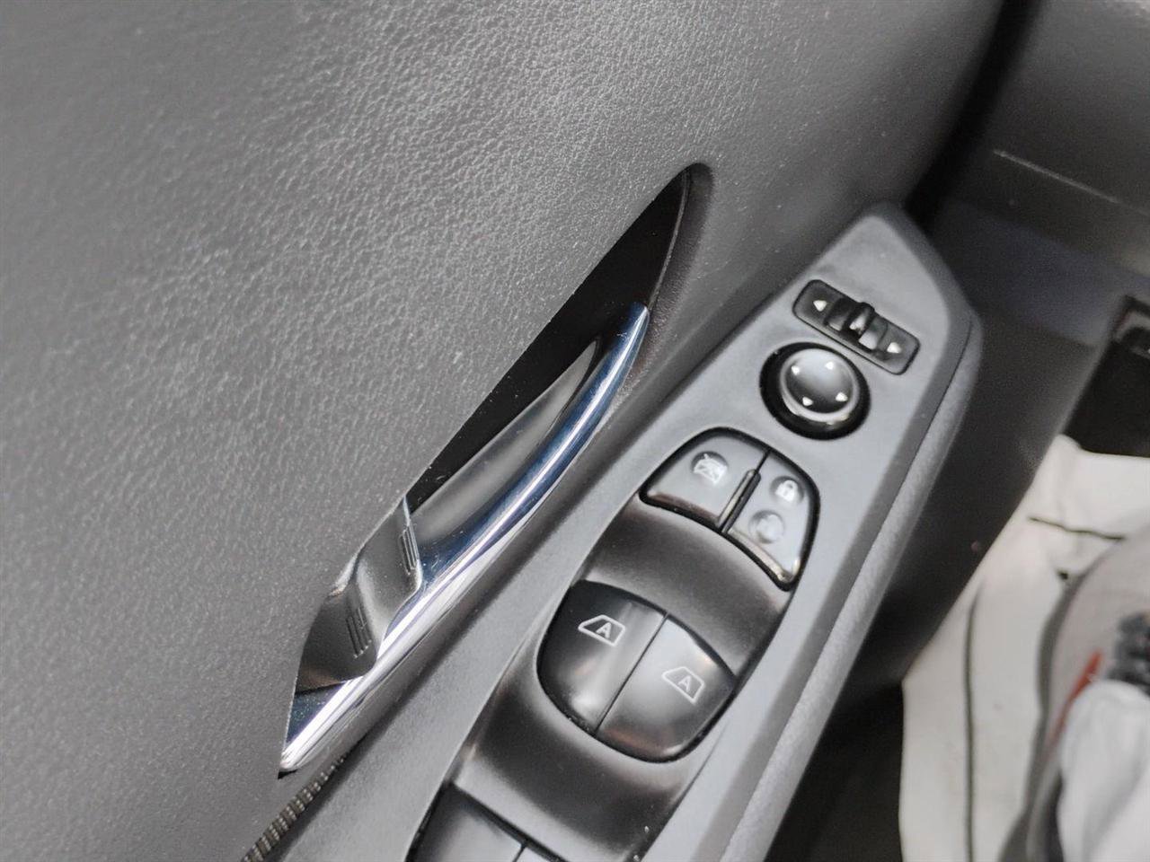 Used 2022 Nissan Kicks SV FWD image 30
