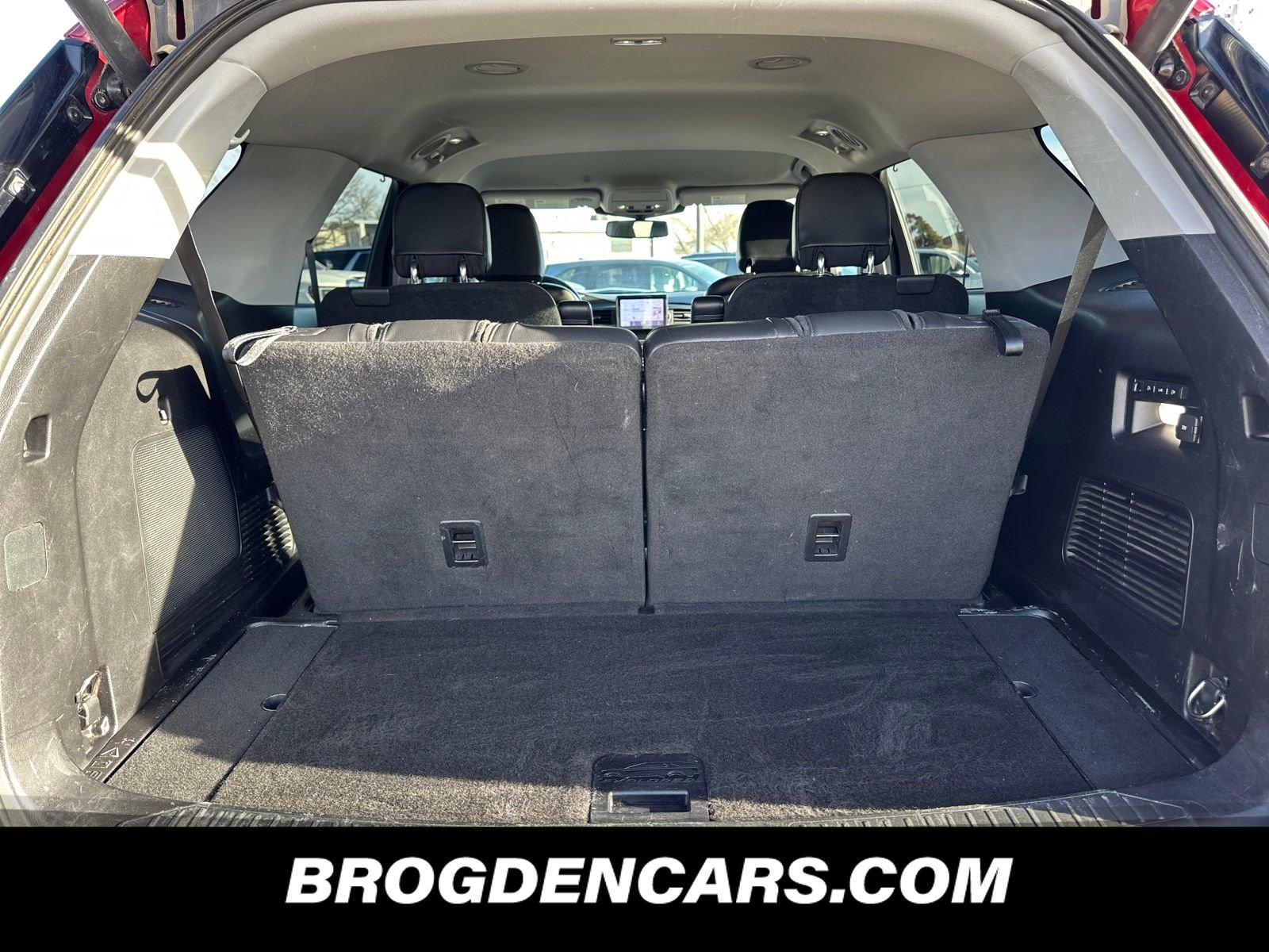 Used 2020 Ford Explorer Limited w/ Class III Trailer Tow Package image 9