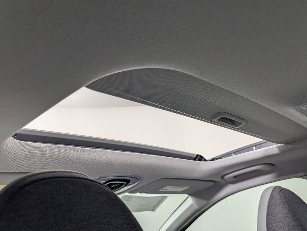 New 2026 Hyundai Elantra Limited FWD image 24