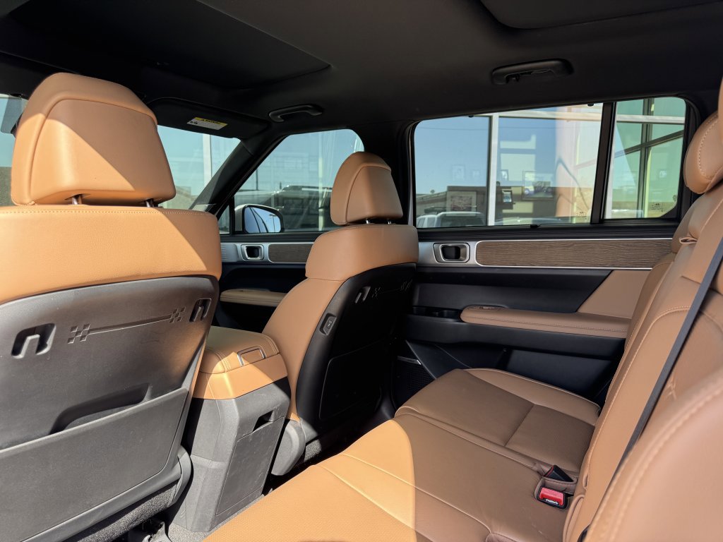 Used 2024 Hyundai Santa Fe Limited image 35