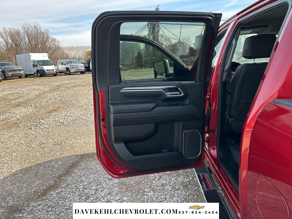 Used 2025 Chevrolet Silverado 2500 LTZ w/ LTZ Plus Package image 17