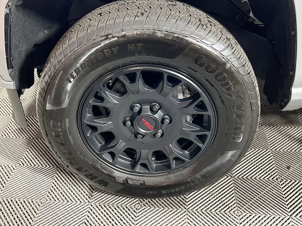 Certified 2025 Toyota Tacoma SR5 image 28