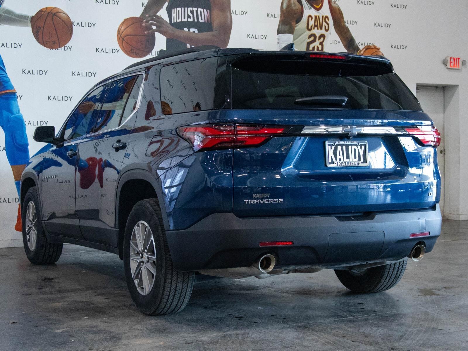 Used 2023 Chevrolet Traverse LT image 21