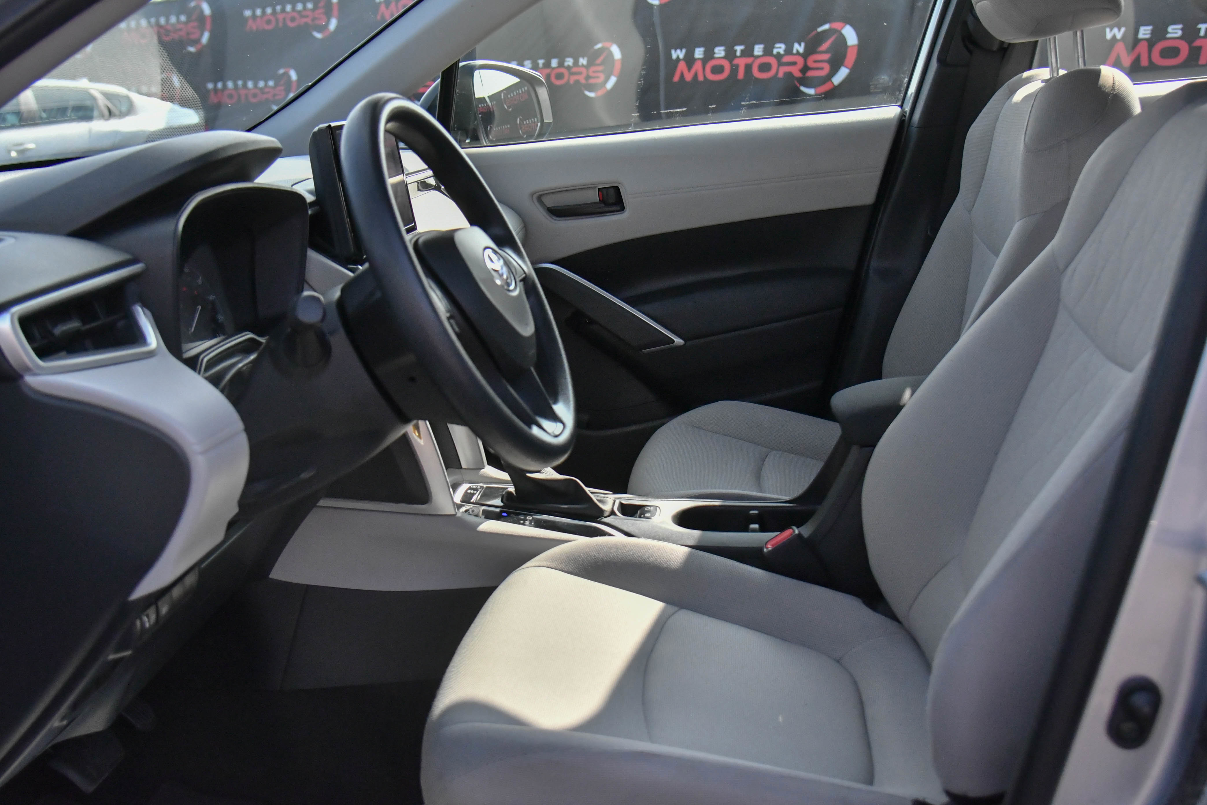 Used 2024 Toyota Corolla Cross L image 16