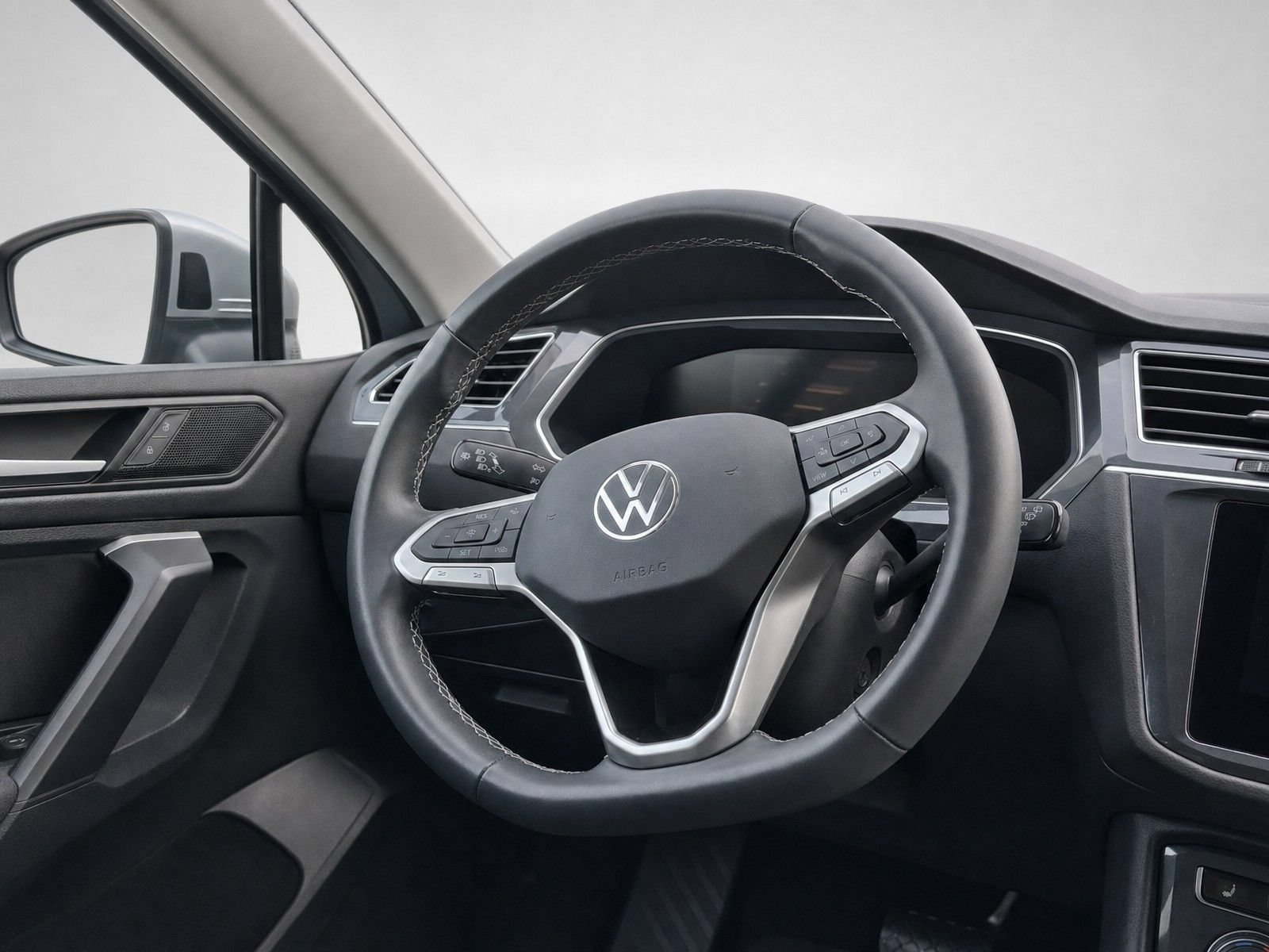 Used 2024 Volkswagen Tiguan S FWD image 23
