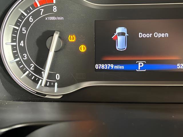 Used 2018 Honda Pilot Touring image 3