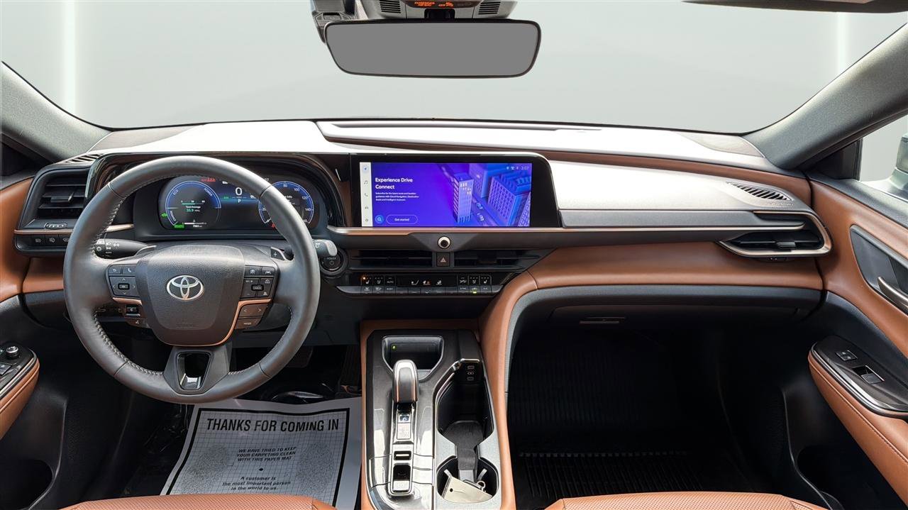Used 2025 Toyota Crown Signia AWD/4WD image 19