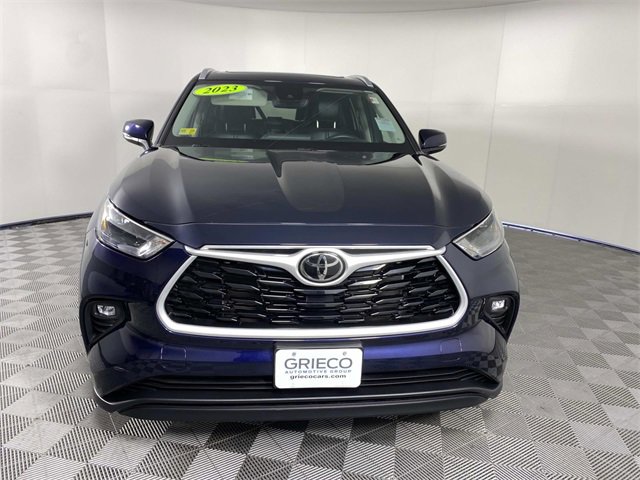 Used 2023 Toyota Highlander XLE image 3