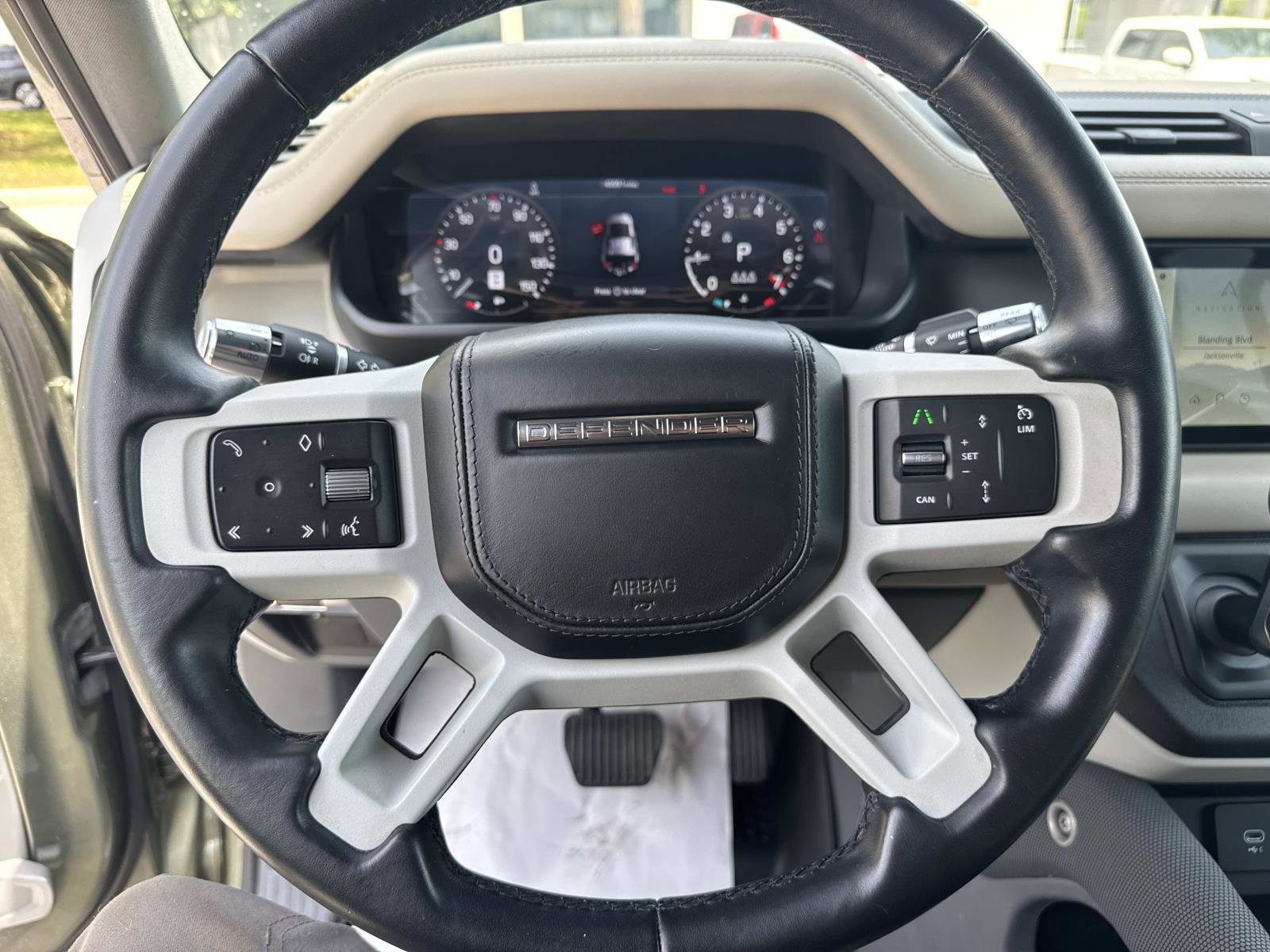 Used 2021 Land Rover Defender 110 X-Dynamic HSE AWD/4WD image 29