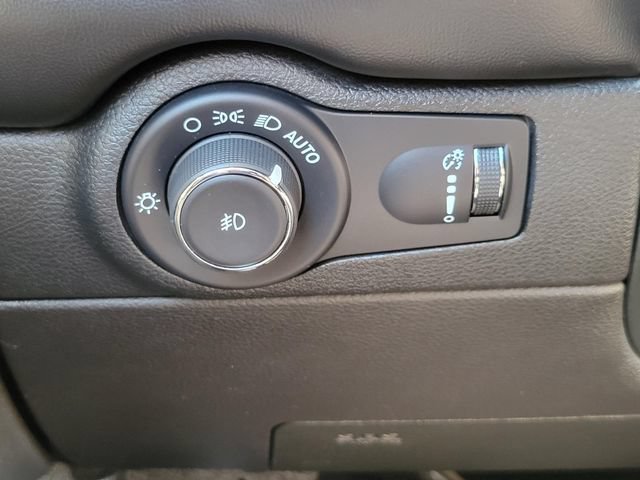 Used 2021 Dodge Durango R/T w/ Blacktop Package AWD/4WD image 14
