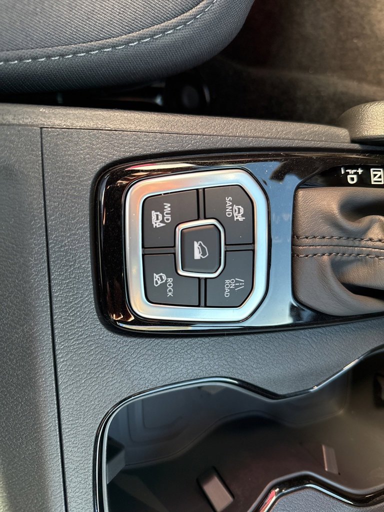 New 2026 Nissan Frontier SV image 20