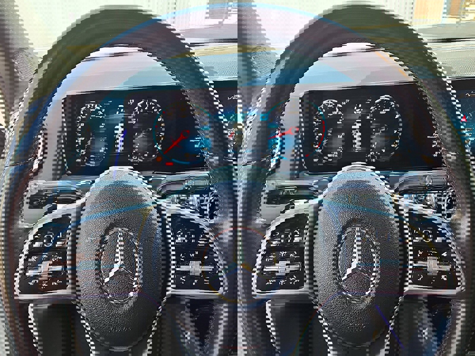 Used 2020 Mercedes-Benz GLB 250 4MATIC image 12