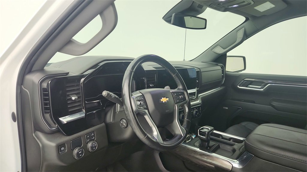 Used 2023 Chevrolet Silverado 1500 LTZ image 16