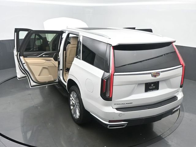 Used 2023 Cadillac Escalade Premium Luxury AWD/4WD image 64
