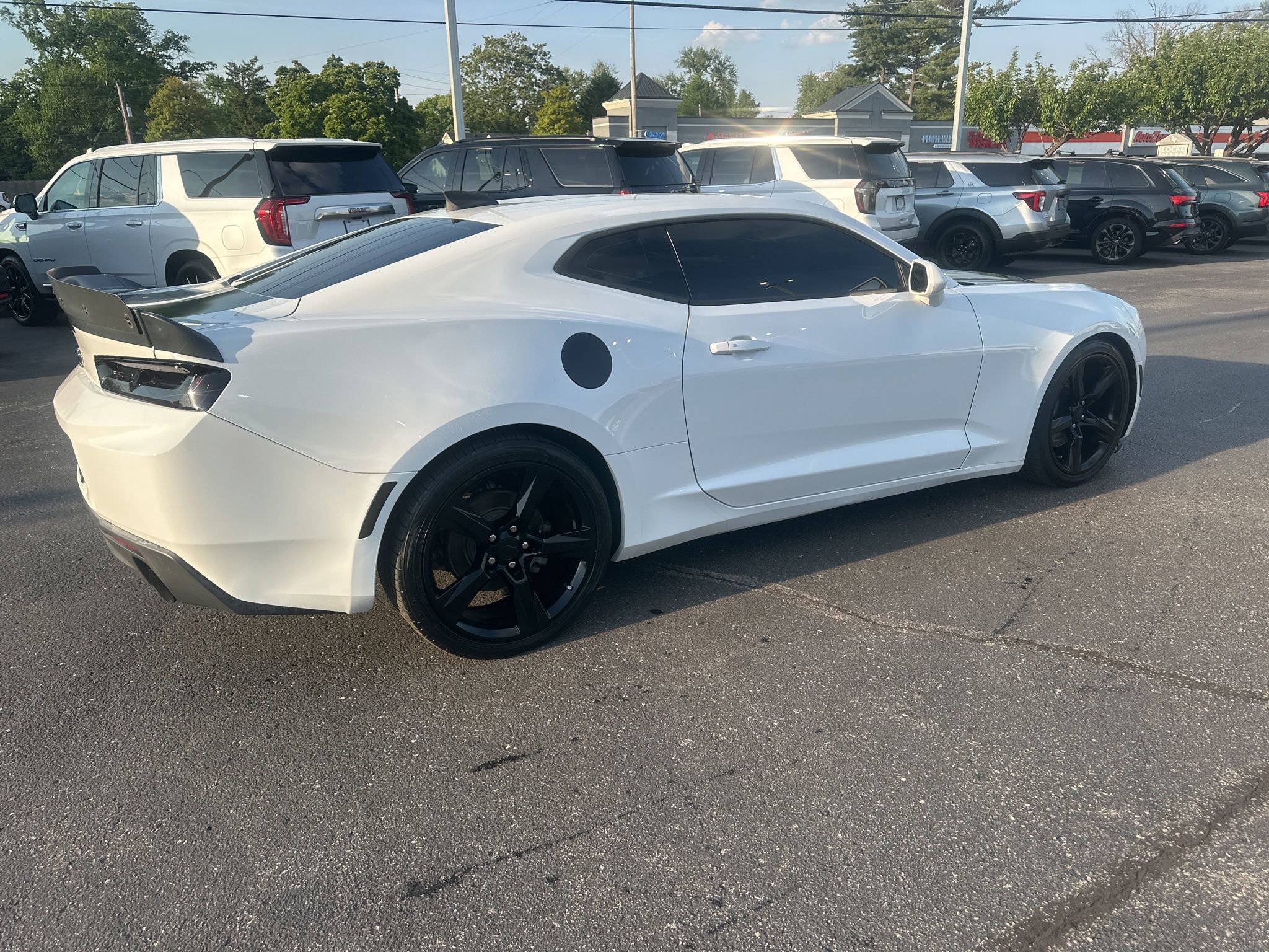 Used 2017 Chevrolet Camaro LT w/ Technology Package RWD image 7