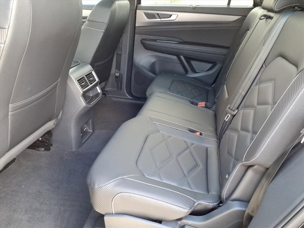 New 2026 Volkswagen Atlas Cross Sport SE image 8