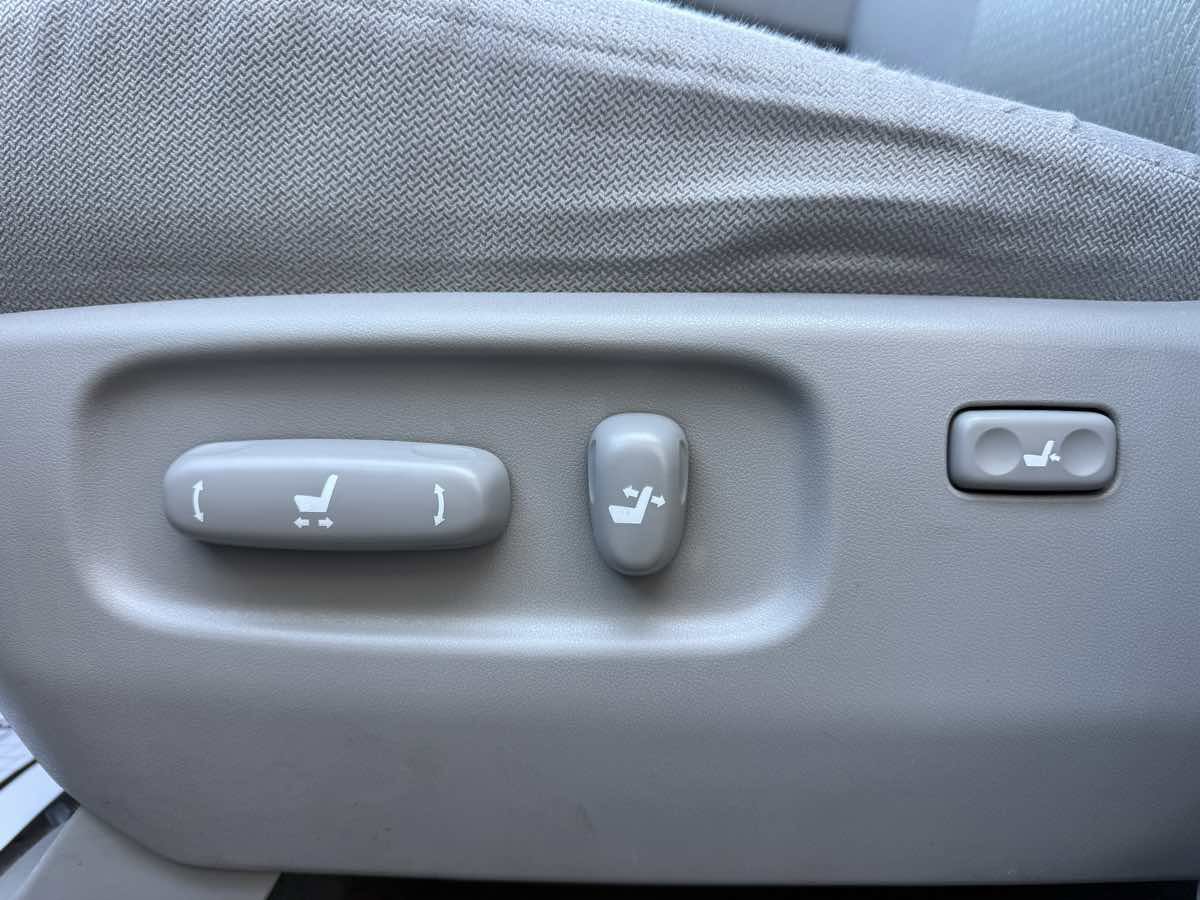 Used 2005 Toyota Highlander image 22