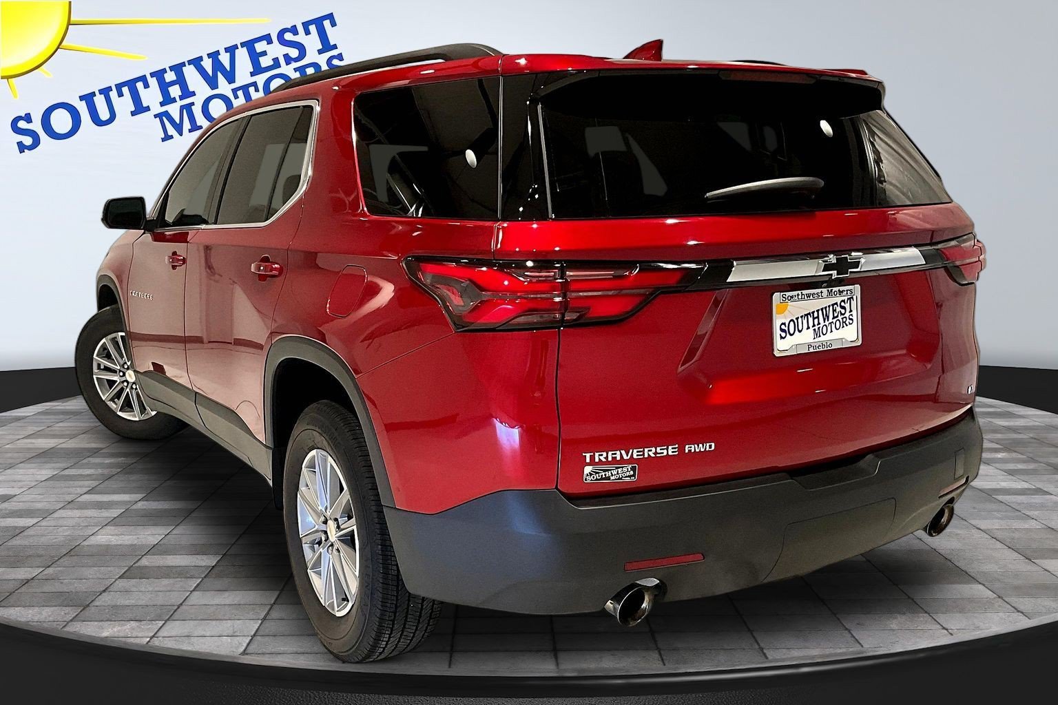 Used 2023 Chevrolet Traverse LT w/ Rear Camera Mirror Package AWD/4WD image 5