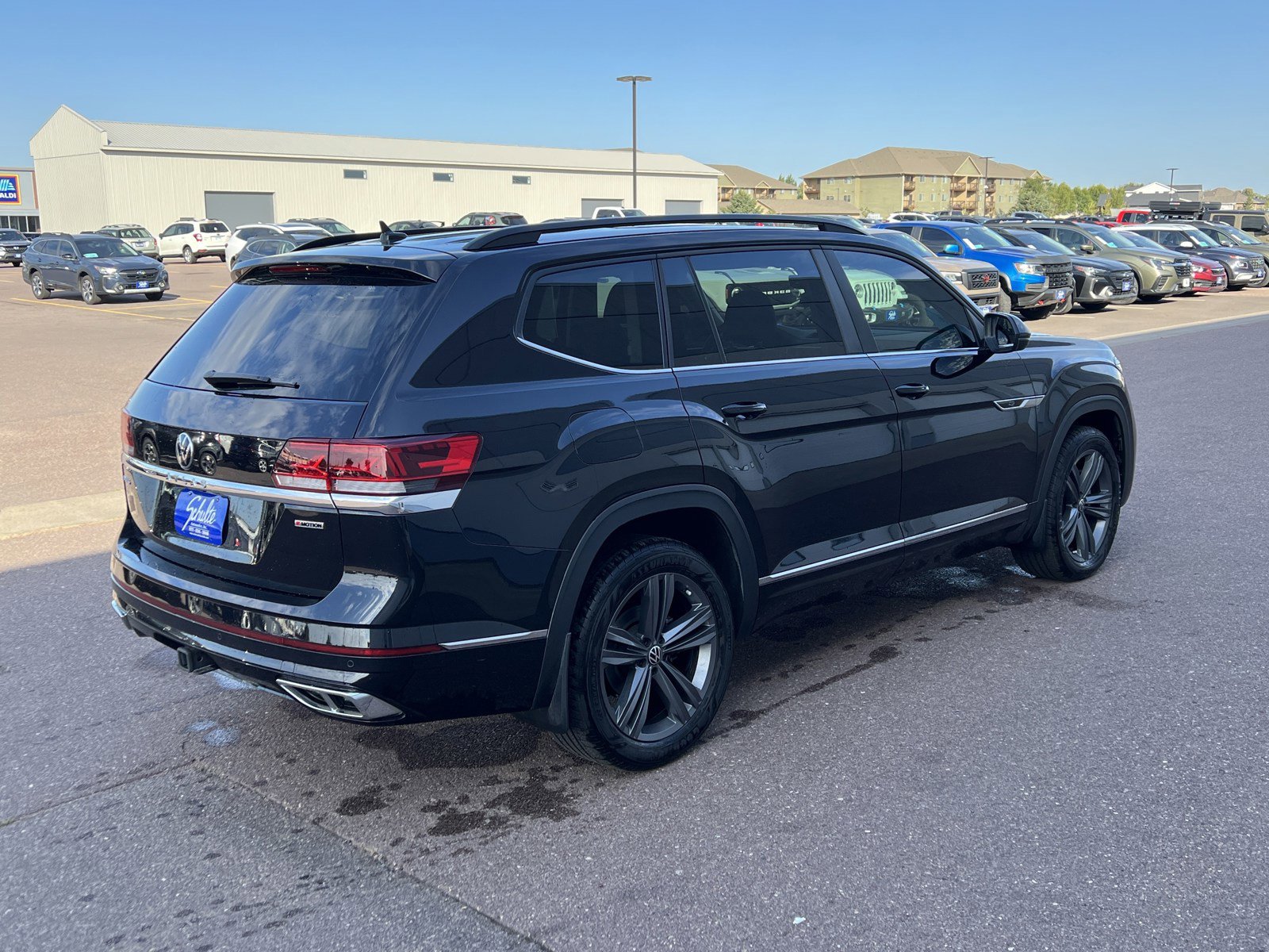 Used 2021 Volkswagen Atlas SE image 15