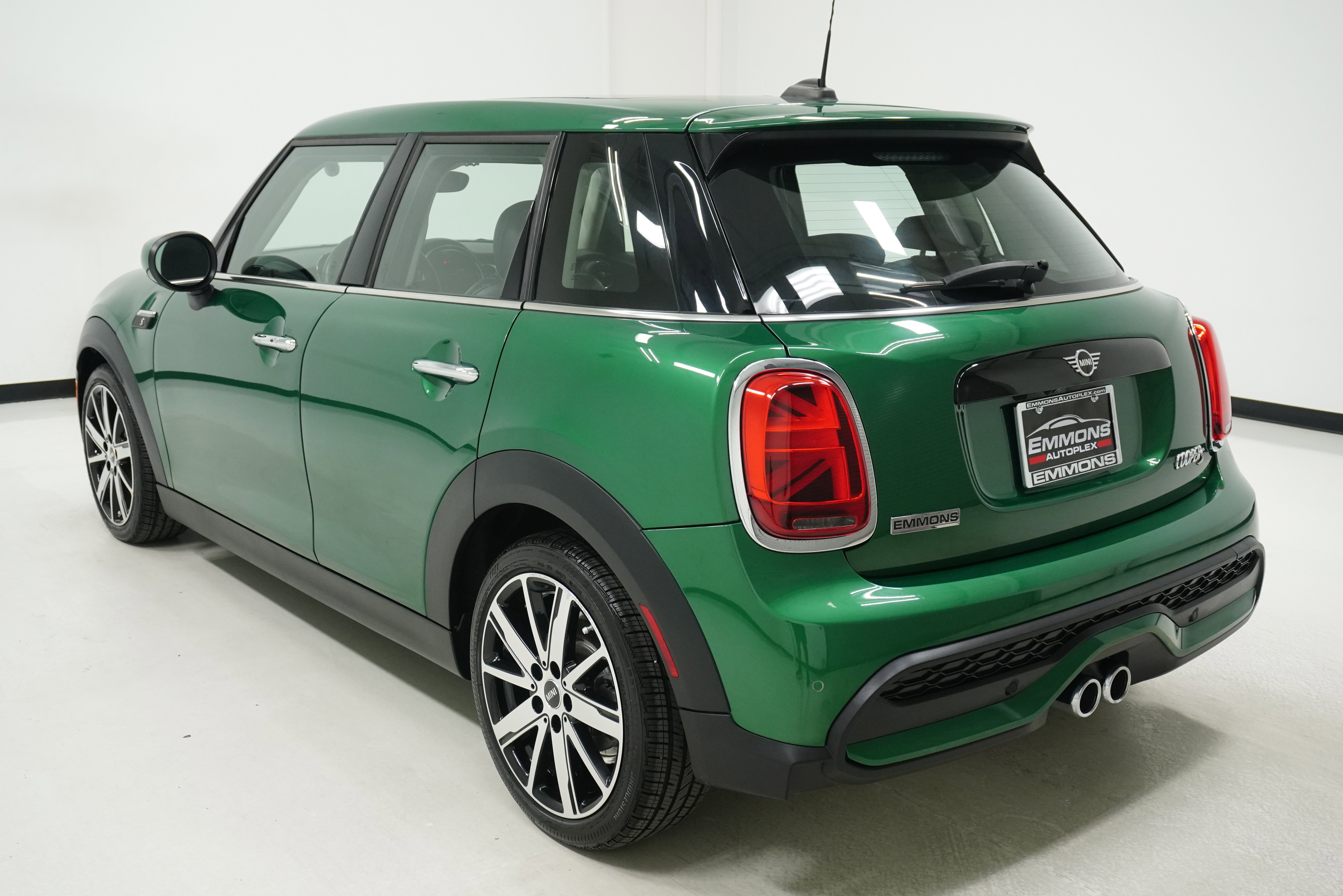 Used 2022 MINI Cooper S FWD image 6