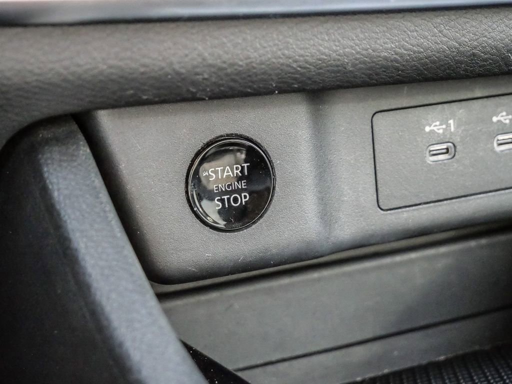 Used 2025 Nissan Rogue SV AWD/4WD image 30