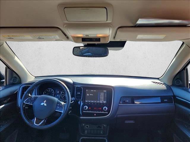 Used 2020 Mitsubishi Outlander SE image 14