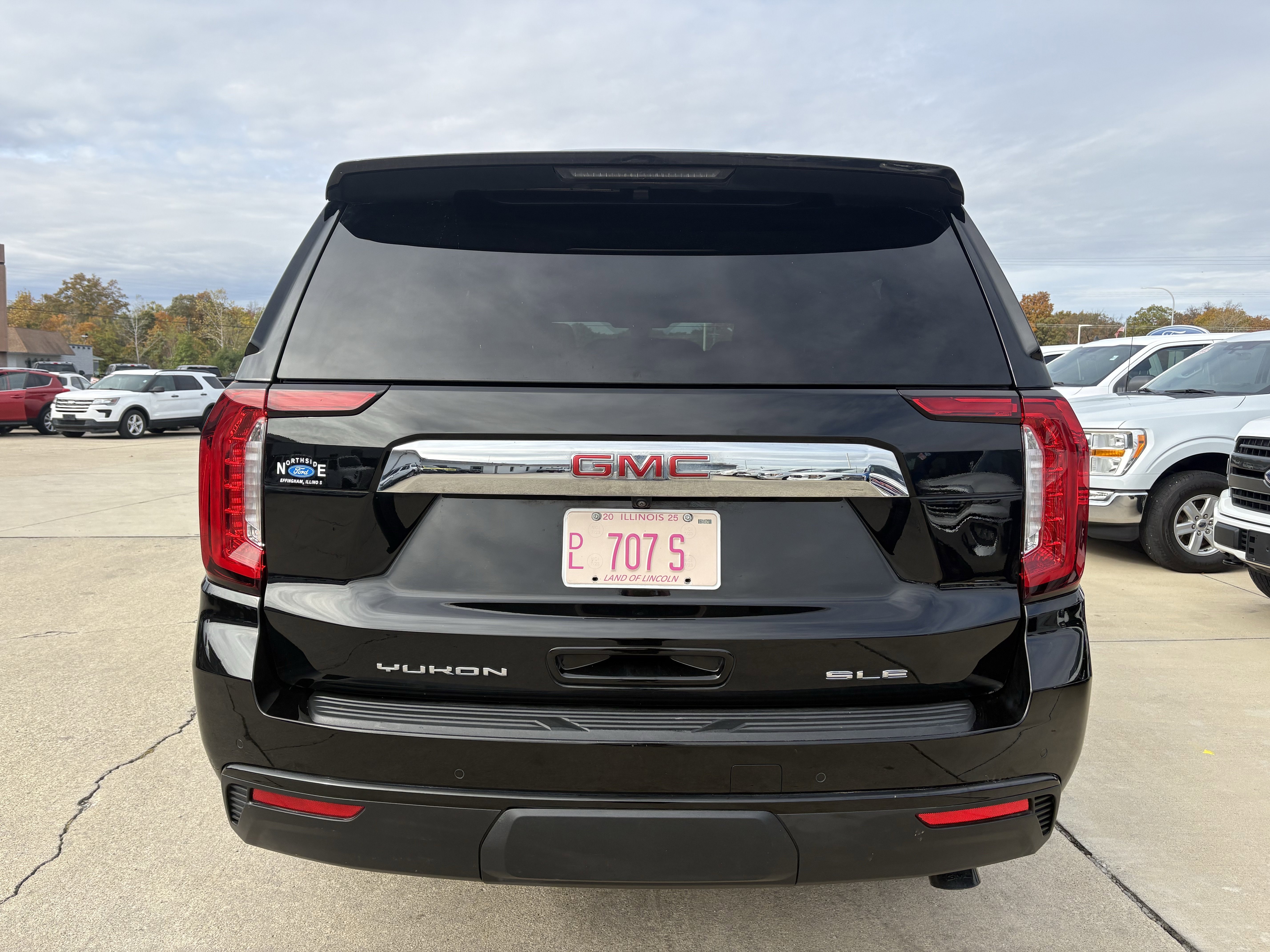 Used 2021 GMC Yukon XL SLE image 4