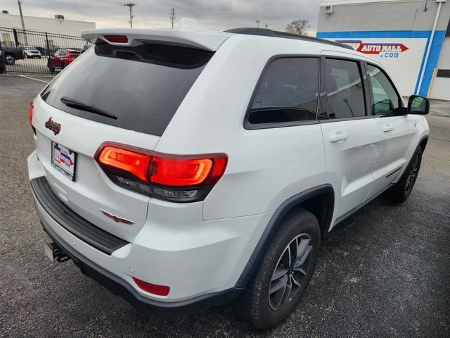 Used 2019 Jeep Grand Cherokee Trailhawk image 3