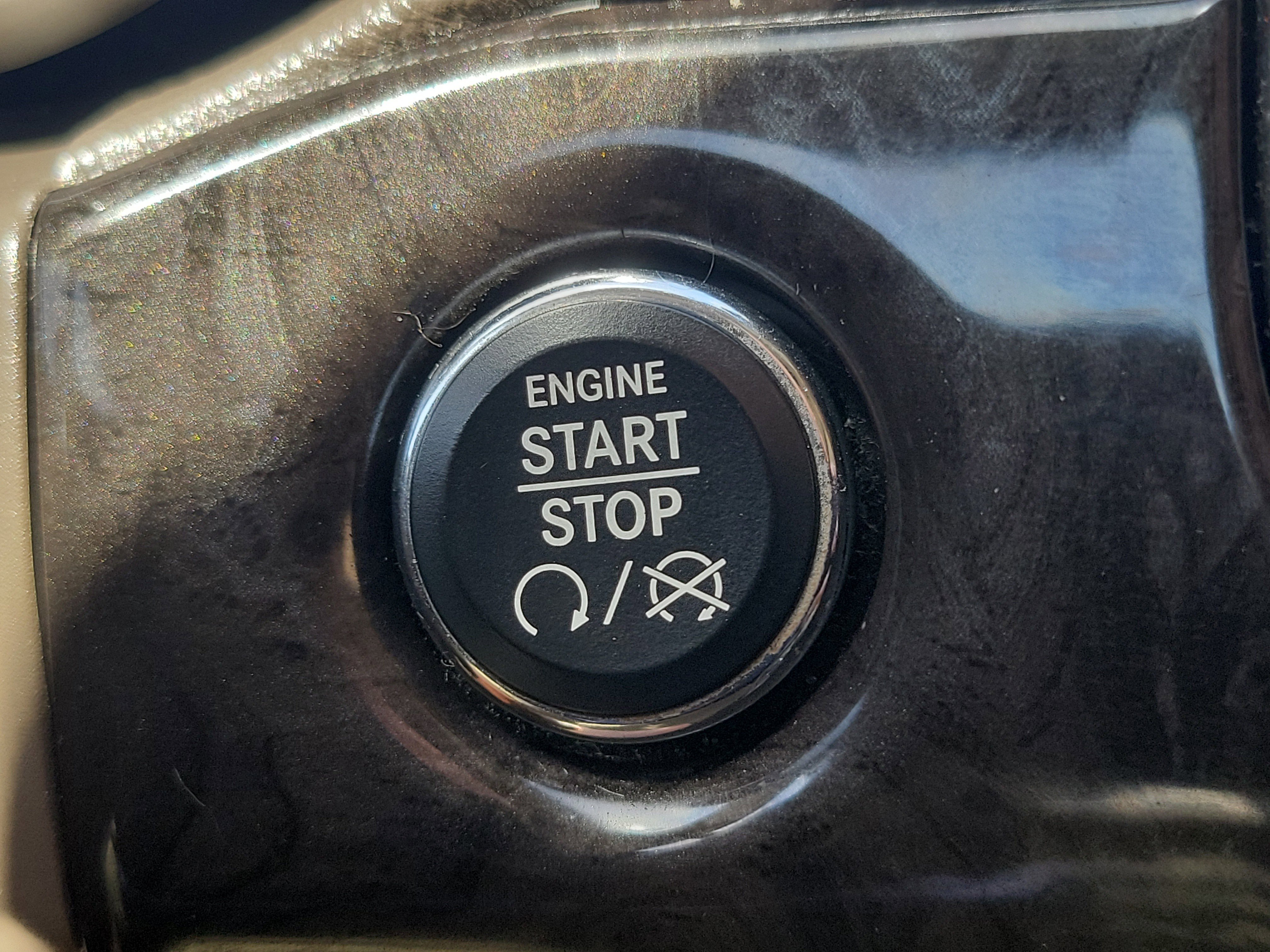 Used 2011 Jeep Grand Cherokee Laredo image 24