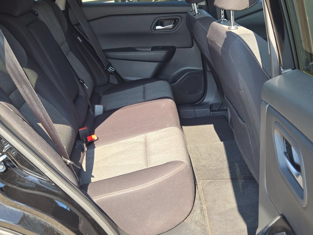 Used 2026 Nissan Rogue SV AWD/4WD image 8