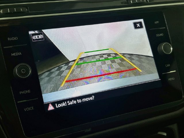 Certified 2023 Volkswagen Tiguan SE w/ Panoramic Sunroof Package AWD/4WD image 13