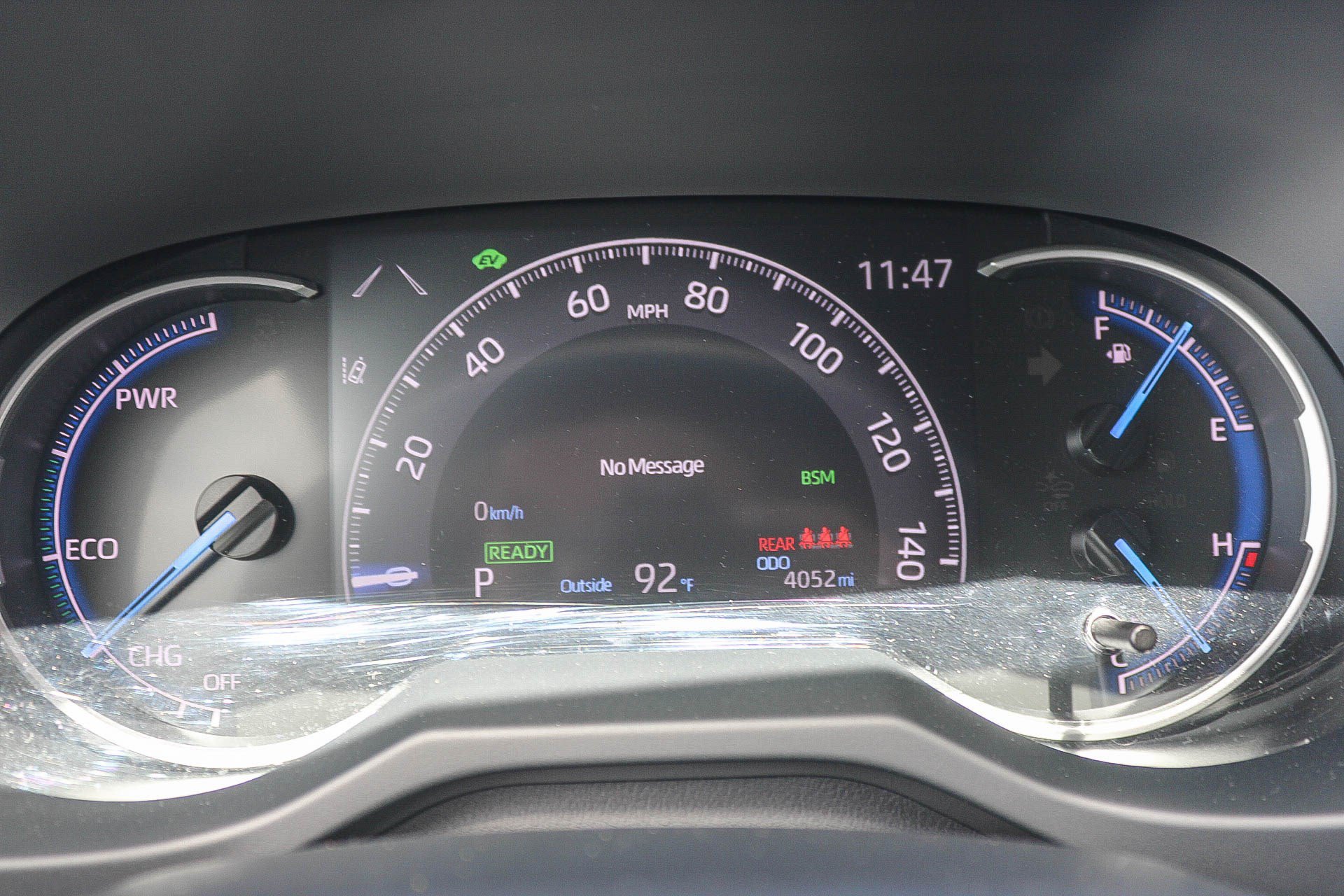 Used 2025 Toyota RAV4 SE w/ Convenience Package AWD/4WD image 24