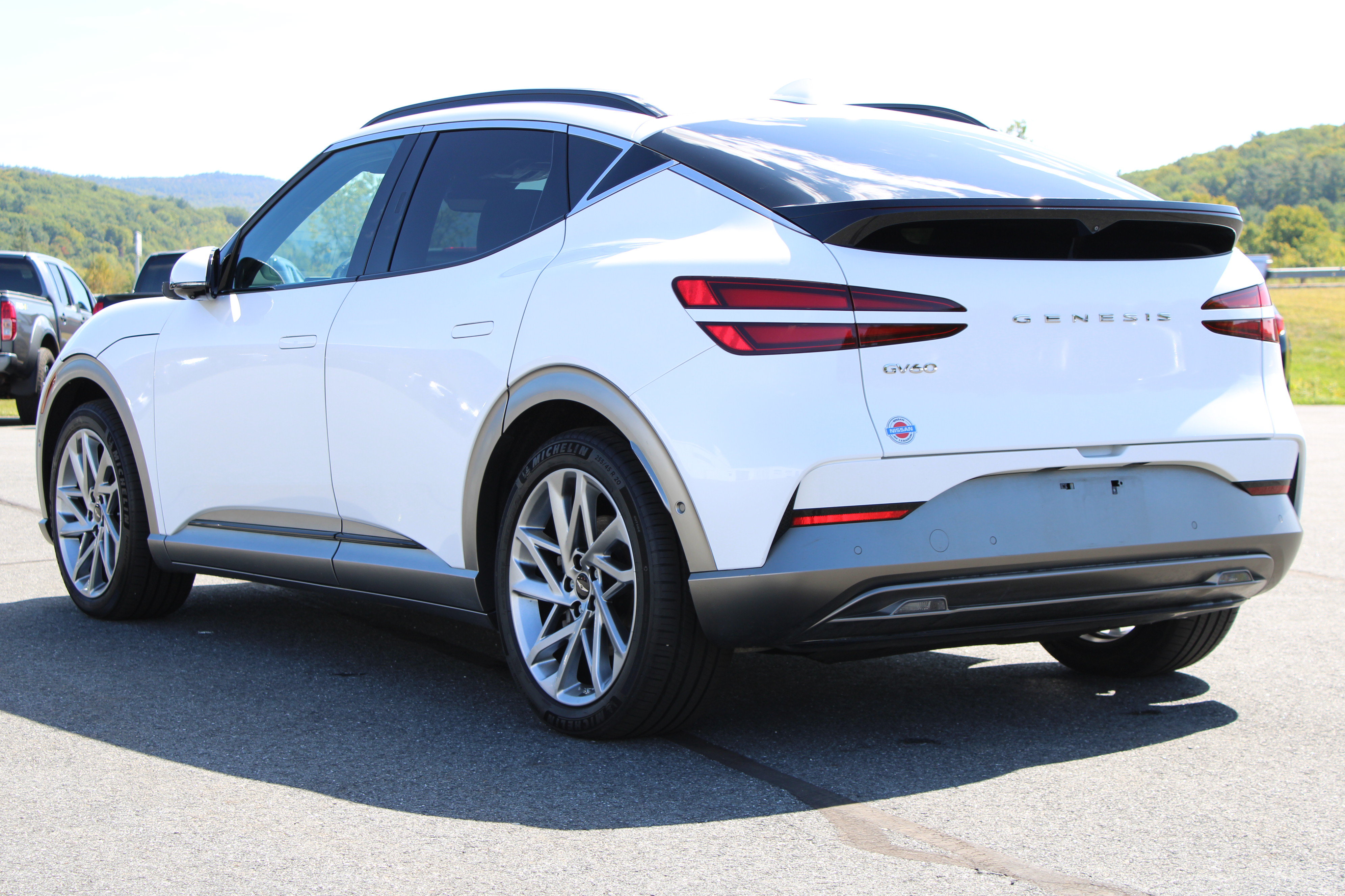 Used 2023 Genesis GV60 Advanced AWD/4WD image 9