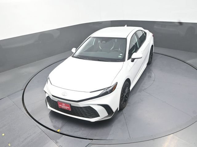 Used 2026 Toyota Camry SE FWD image 25