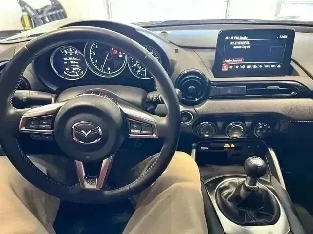 Used 2021 MAZDA MX-5 Miata RF Club RWD image 17