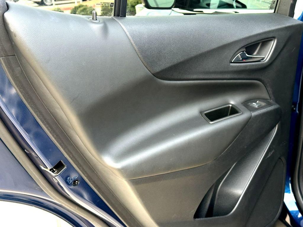 Used 2022 Chevrolet Equinox LT image 32