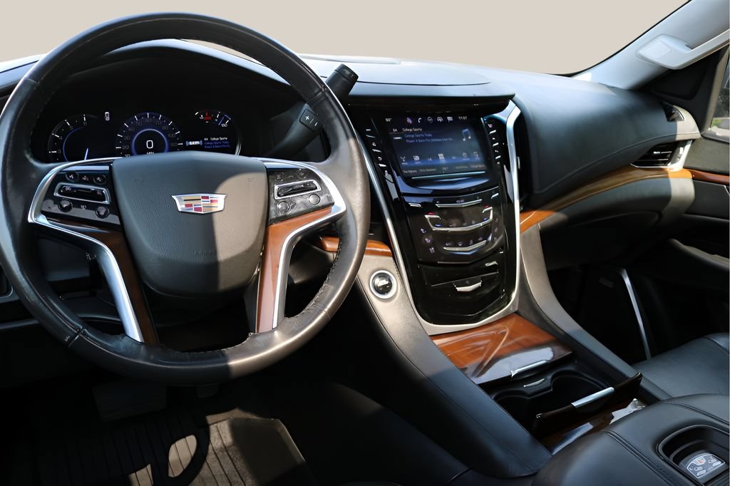 Used 2020 Cadillac Escalade ESV Luxury RWD image 15