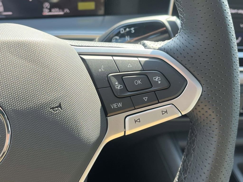 New 2026 Volkswagen Tiguan SE R-Line AWD/4WD image 18