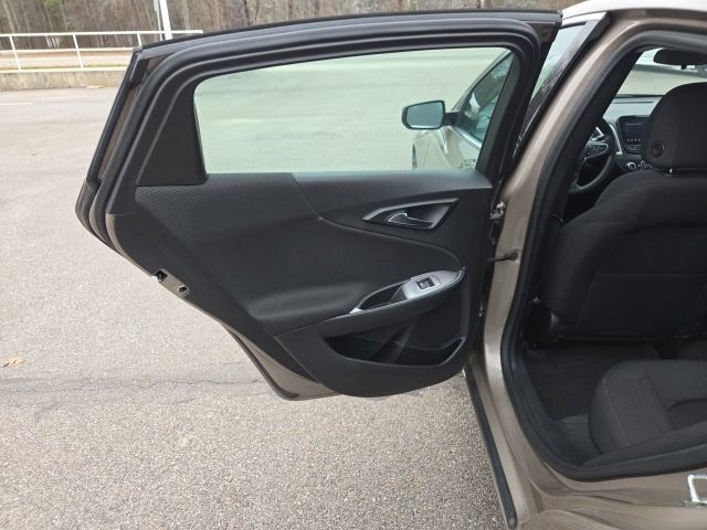 Used 2024 Chevrolet Malibu LT image 24