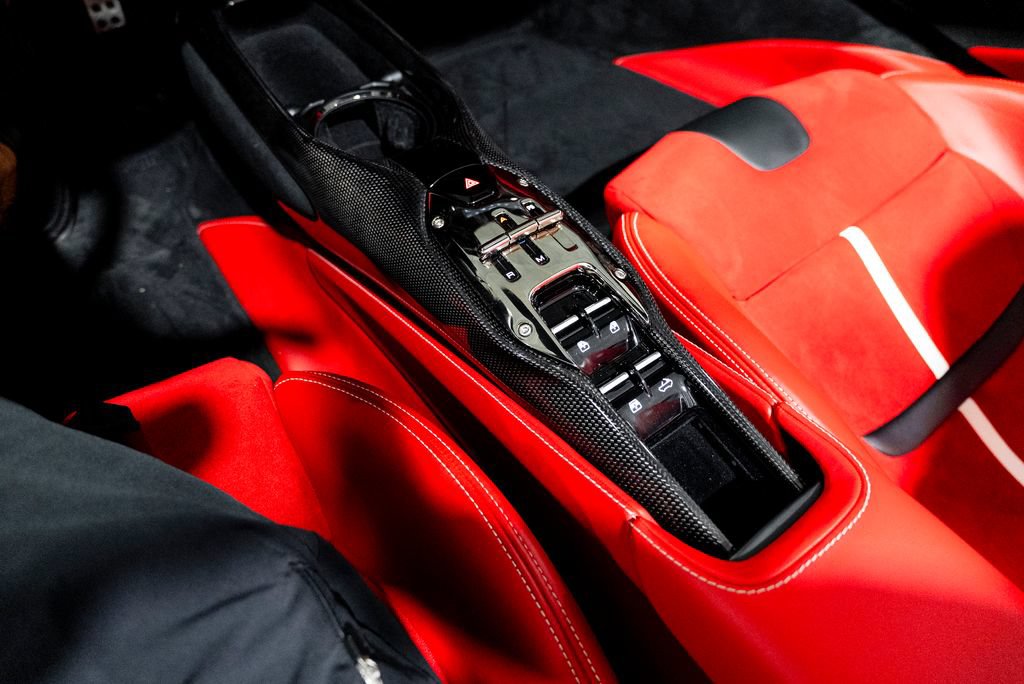 Used 2022 Ferrari SF90 Spider AWD/4WD image 59