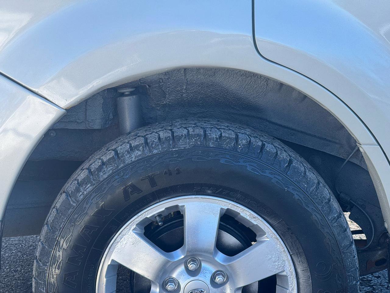 Used 2009 Ford Escape Limited AWD/4WD image 24