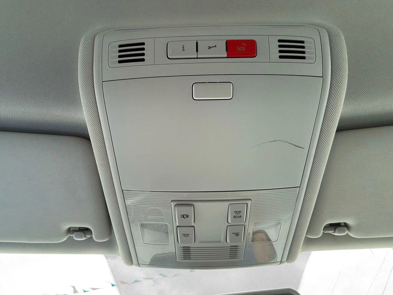 Used 2015 Volkswagen Golf S image 36